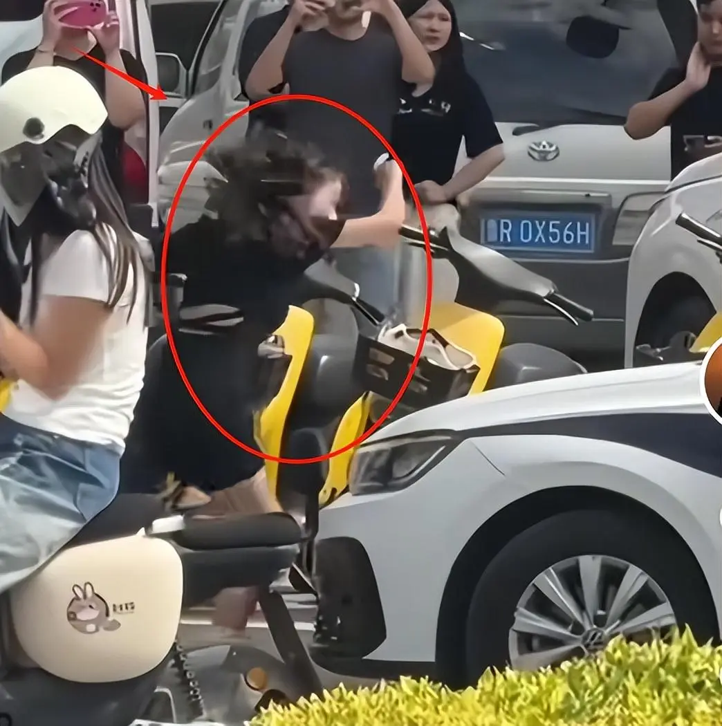 女网红陈某玲真面目曝光_美颜滤镜下的照骗现形记_网红女的著名黑料,